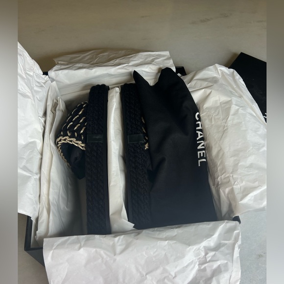 NEW CHANEL WOMENS BRAIDED KNIT METALLIC CC SLIDES SZ EU 39 - Picture 10 of 12